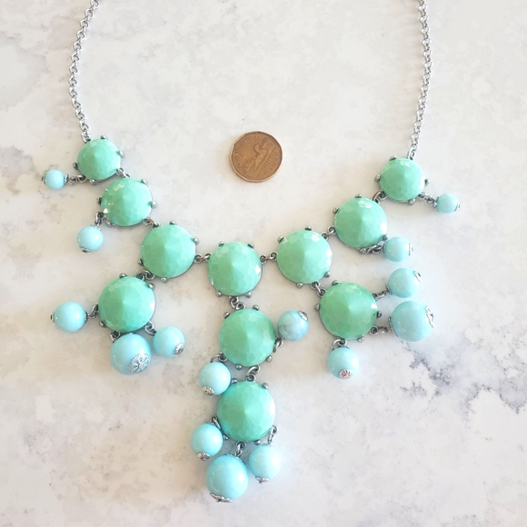 Blue and green cabochon dangle necklace - Picture 3 of 4